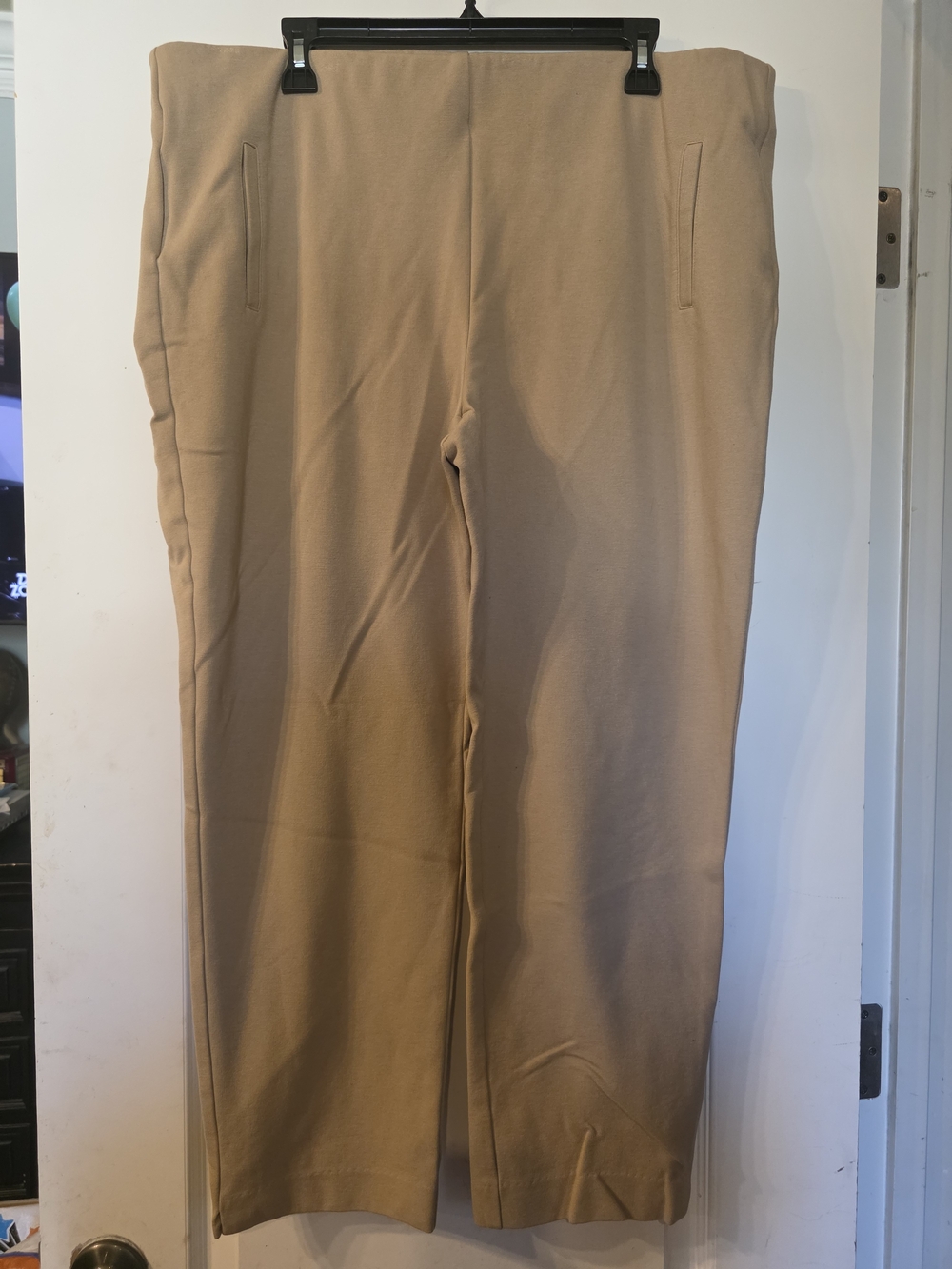 Chico's Women's Tan Stretchy Cropped Pants - Size 3.5